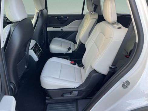 New 2026 Lincoln Aviator 2WD image 22