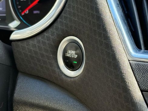 Used 2018 Chevrolet Malibu LT image 40