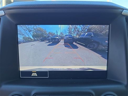 Used 2024 GMC Terrain SLT image 17