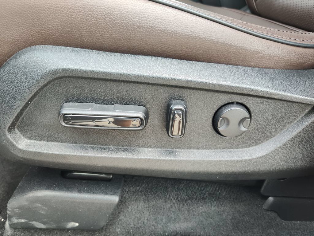 Used 2023 Honda Pilot Elite image 24