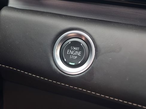 Used 2024 Cadillac Escalade V w/ LPO, ONYX Package image 30