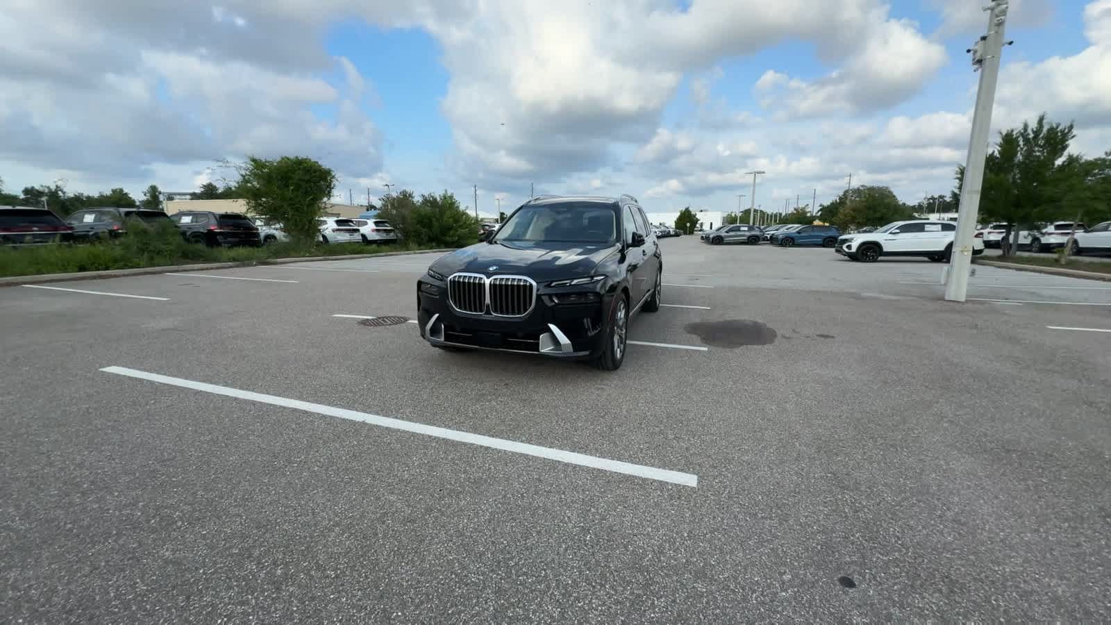 Used 2025 BMW X7 xDrive40i AWD/4WD image 2