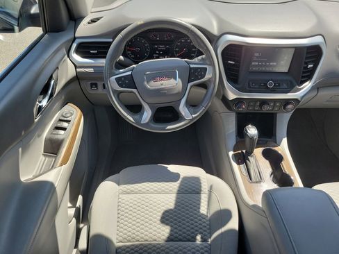 Used 2018 GMC Acadia SLE image 14