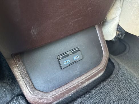 Used 2022 Toyota Highlander XLE AWD/4WD image 31