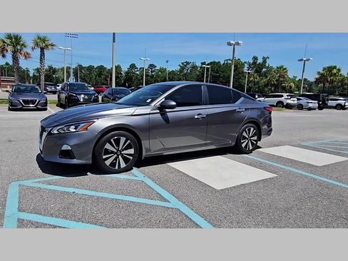 Used 2022 Nissan Altima 2.5 SV image 23