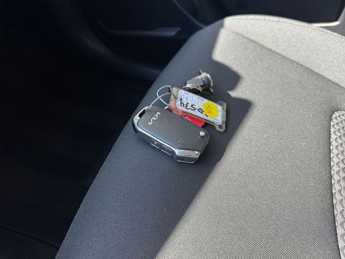 Used 2025 Kia Sportage LX image 21