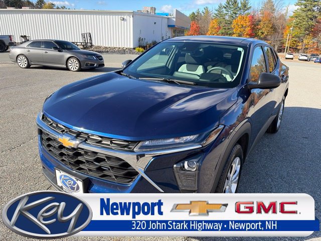 Used 2024 Chevrolet Trax LS w/ Driver Confidence Package FWD image 1