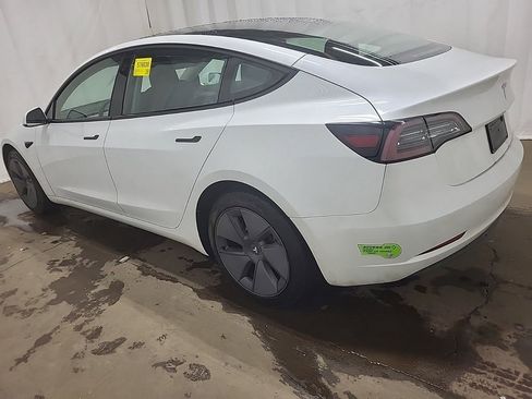 Used 2023 Tesla Model 3 Standard Range image 4