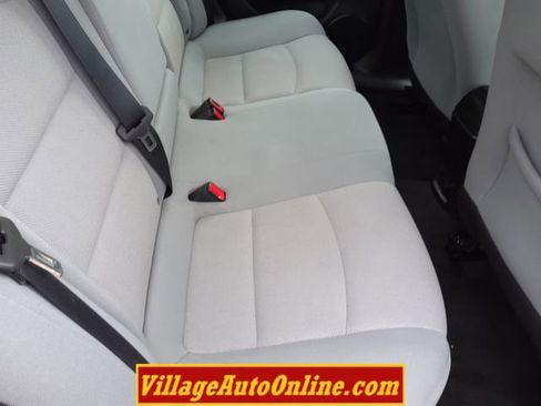 Used 2014 Chevrolet Cruze LT image 34