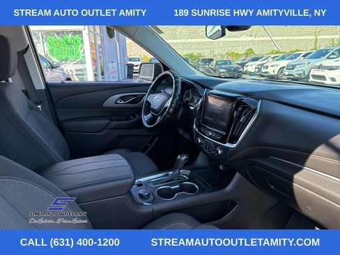 Used 2020 Chevrolet Traverse LT w/ Driver Confidence II Package image 10