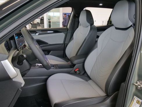 New 2026 Volkswagen Tiguan SE R-Line image 10