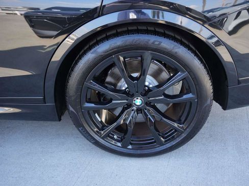 Used 2025 BMW X7 M60i image 6
