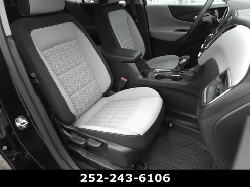 Used 2024 Chevrolet Equinox LS w/ LS Convenience Package image 34