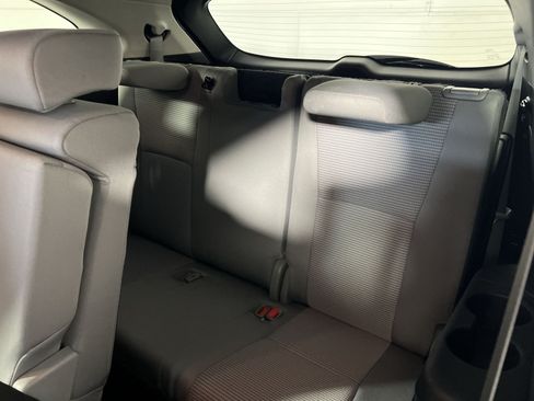 Used 2023 Toyota Highlander L FWD image 24