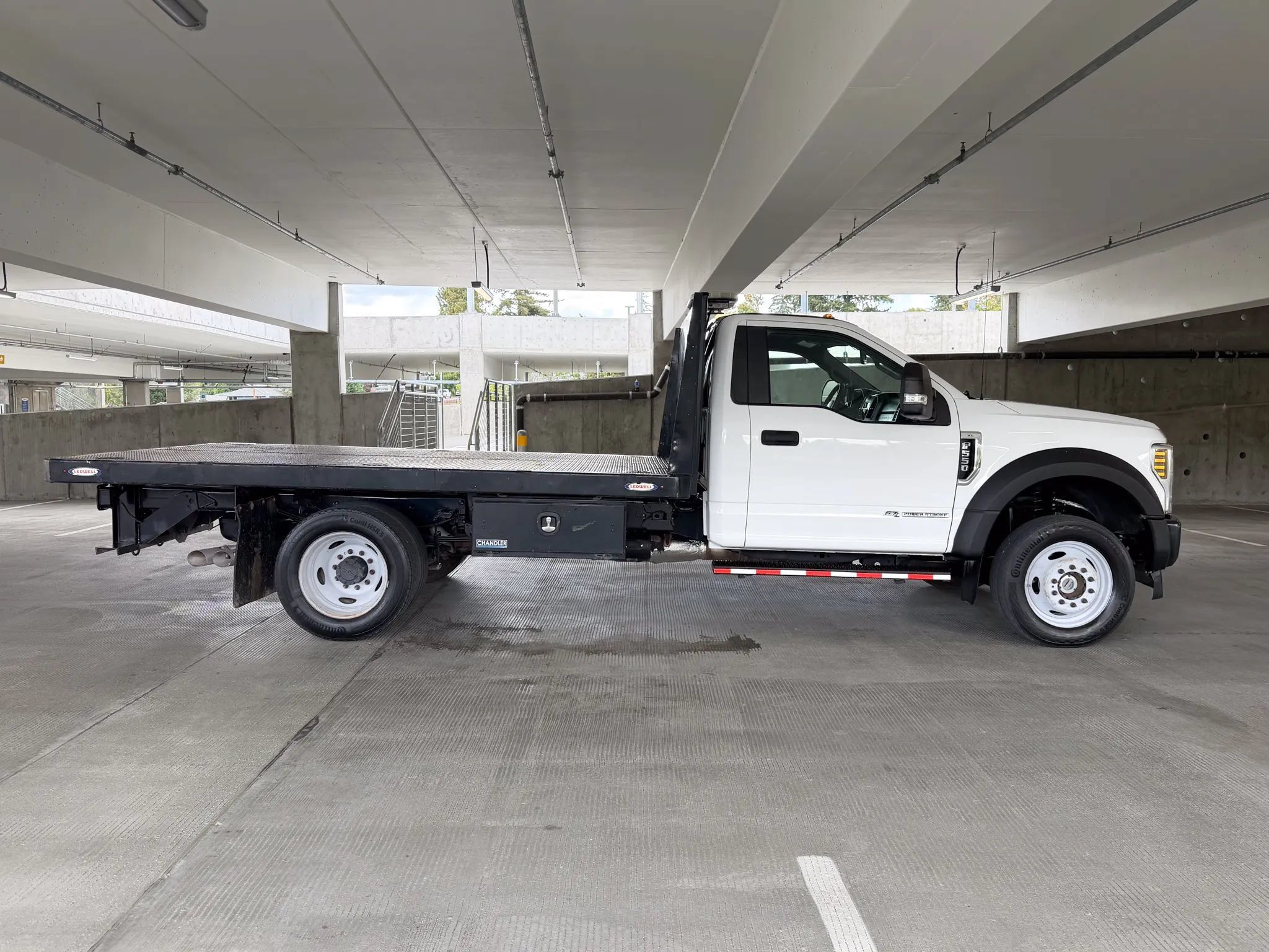 Used 2019 Ford F550 4x4 Regular Cab Super Duty image 4