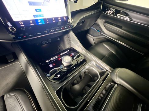 Used 2024 Jeep Grand Wagoneer Series II w/ Quick Order Packagew 28T image 26