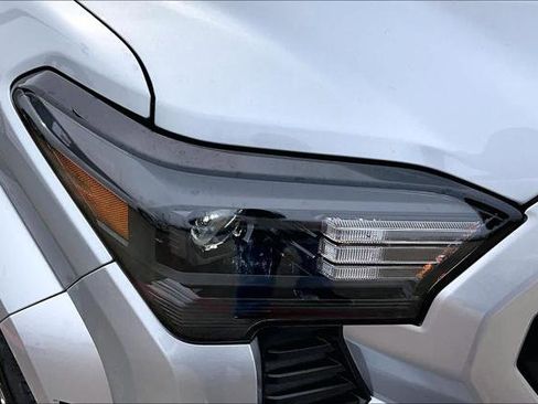 Certified 2025 Toyota Tacoma SR5 image 28