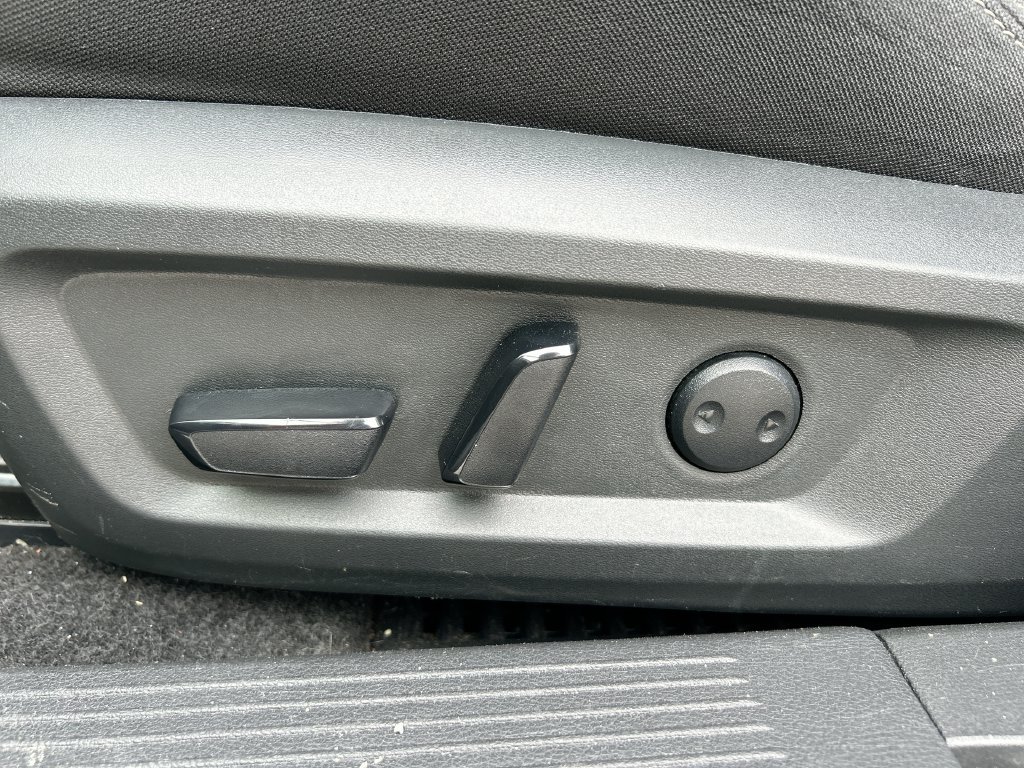 Used 2024 Nissan Rogue SV FWD image 12