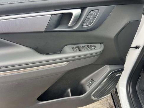 Used 2026 Buick Enclave Sport Touring w/ Power Package AWD/4WD image 17