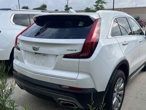 Used 2022 Cadillac XT4 Premium Luxury AWD/4WD image 3