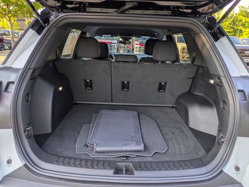 Used 2025 GMC Terrain Elevation w/ Black Edition AWD/4WD image 33
