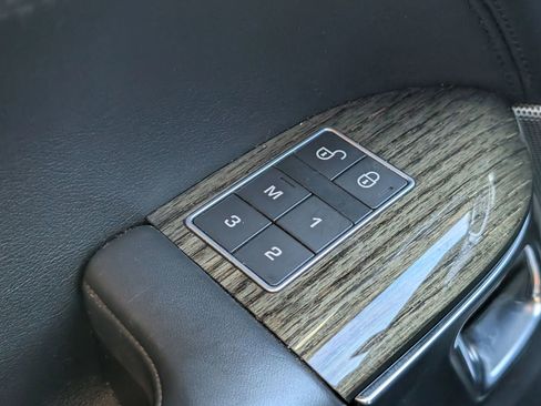 Used 2016 Land Rover Range Rover Sport HSE image 17