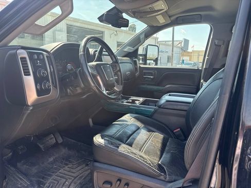 Used 2015 GMC Sierra 2500 Denali w/ Duramax Plus Package AWD/4WD image 13