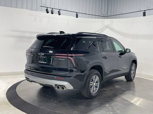 Used 2025 Chevrolet Traverse LT AWD/4WD image 11