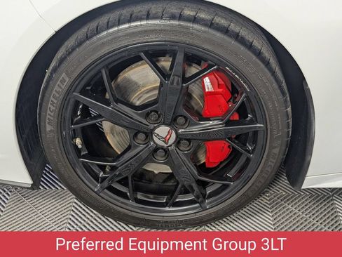 Used 2022 Chevrolet Corvette Stingray Premium Conv w/ Z51 Performance Package RWD image 8