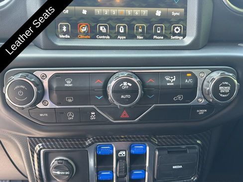 Used 2020 Jeep Wrangler Unlimited Sahara AWD/4WD image 24