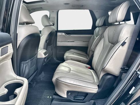 Used 2024 Hyundai Palisade Calligraphy FWD image 12