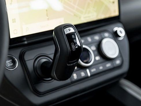 New 2026 Land Rover Defender 110 X-Dynamic SE AWD/4WD image 19