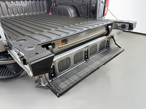 Used 2025 GMC Sierra 1500 Elevation w/ Elevation Premium Package AWD/4WD image 33