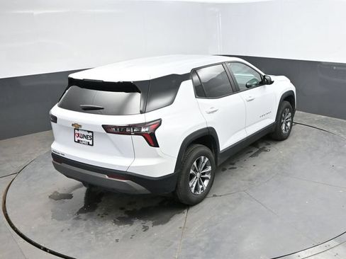Used 2025 Chevrolet Equinox LT AWD/4WD image 26