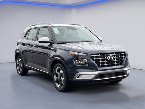 New 2026 Hyundai Venue SEL FWD image 4