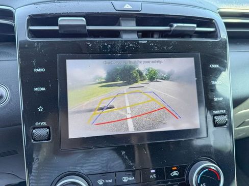 Used 2023 Hyundai Tucson SEL FWD image 17