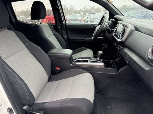 Used 2023 Toyota Tacoma TRD Off-Road w/ Technology Package image 29