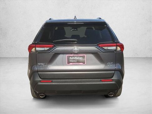 Used 2022 Toyota RAV4 XLE AWD/4WD image 7