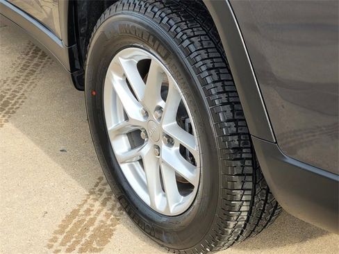 Used 2021 Jeep Grand Cherokee L Laredo w/ Luxury Tech Group I image 7