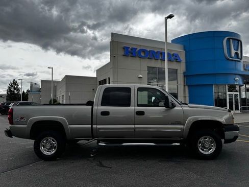 Used 2003 Chevrolet Silverado 2500 LS w/ Skid Plate Package AWD/4WD image 4