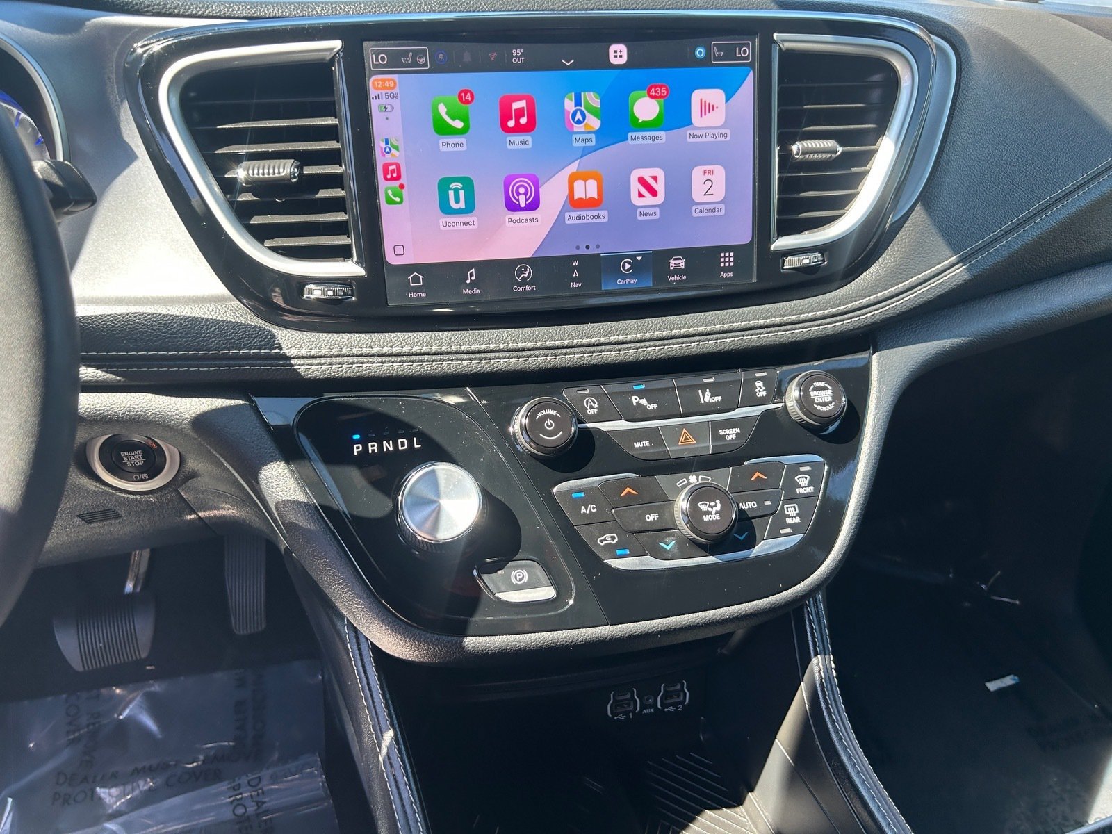 Used 2025 Chrysler Pacifica Limited FWD image 21