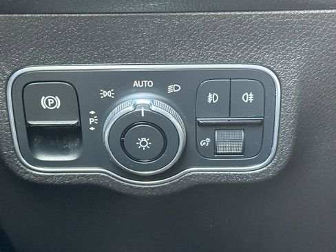 Used 2020 Mercedes-Benz GLB 250 4MATIC image 33