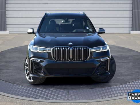 Used 2022 BMW X7 M50i w/ Cold Weather Package image 2