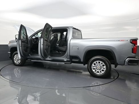 Used 2024 Chevrolet Silverado 2500 LTZ w/ LTZ Convenience Package AWD/4WD image 31