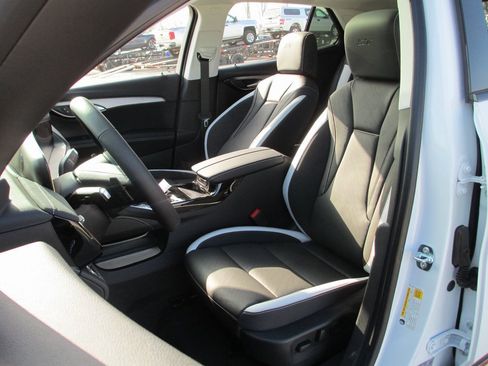 New 2026 Buick Envision Sport Touring image 8