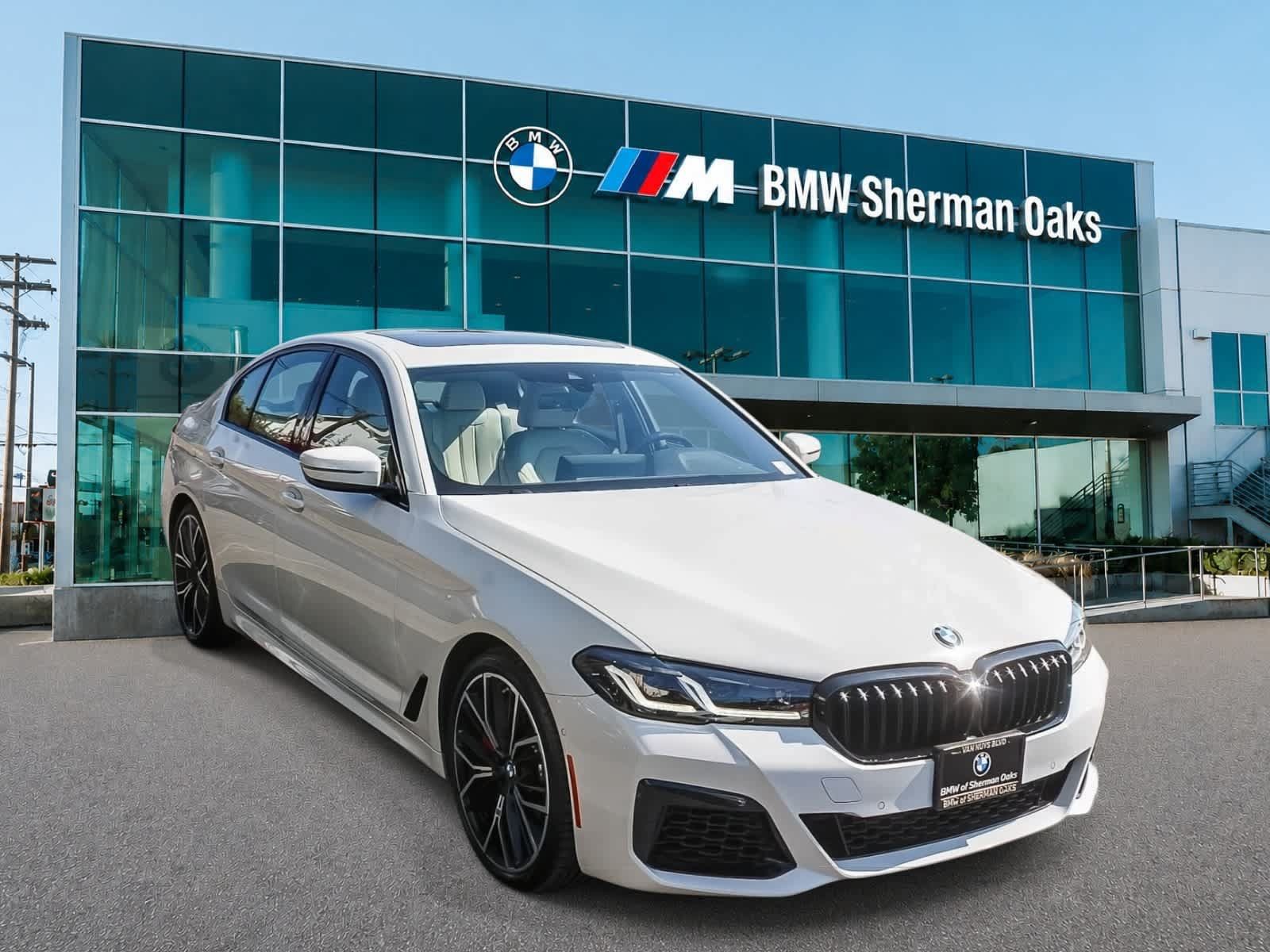Used 2023 BMW 540i w/ M Sport Package RWD image 3