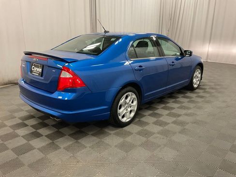 Used 2011 Ford Fusion SE image 2