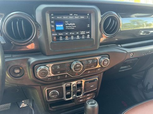 Used 2021 Jeep Wrangler Unlimited Sport AWD/4WD image 15