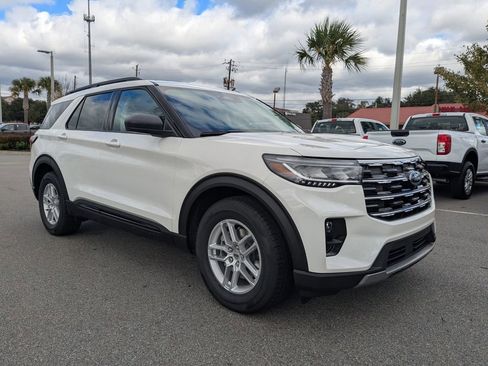 New 2026 Ford Explorer Active w/ Active Comfort Package image 2