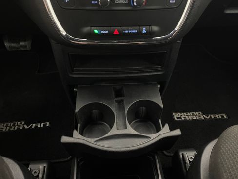 Used 2016 Dodge Grand Caravan SE FWD image 23